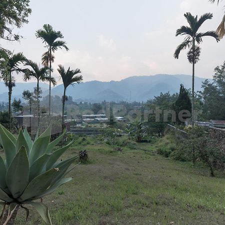 Bens Homestay Mitra Reddoorz Bogor Exterior photo