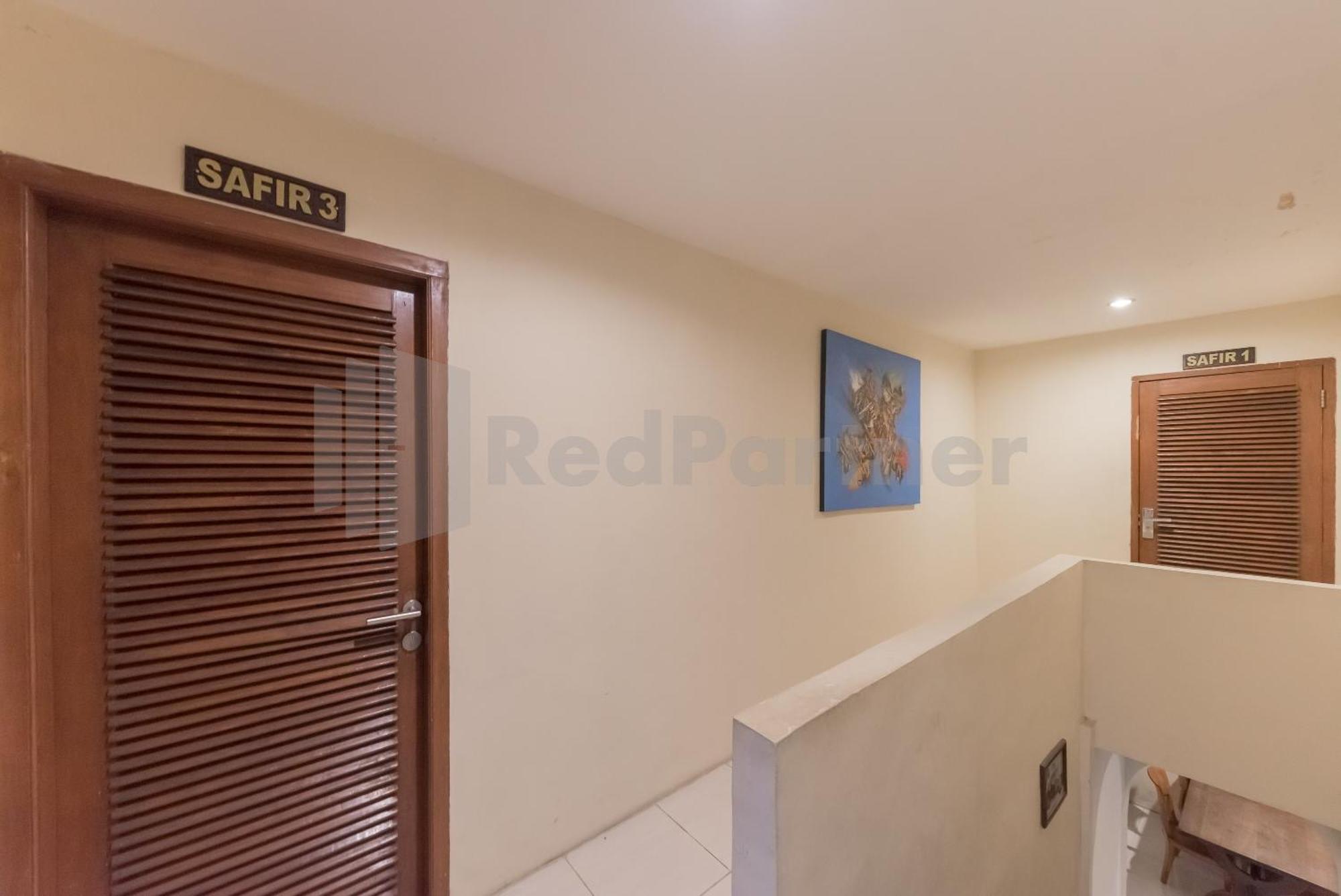 Bens Homestay Mitra Reddoorz Bogor Exterior photo
