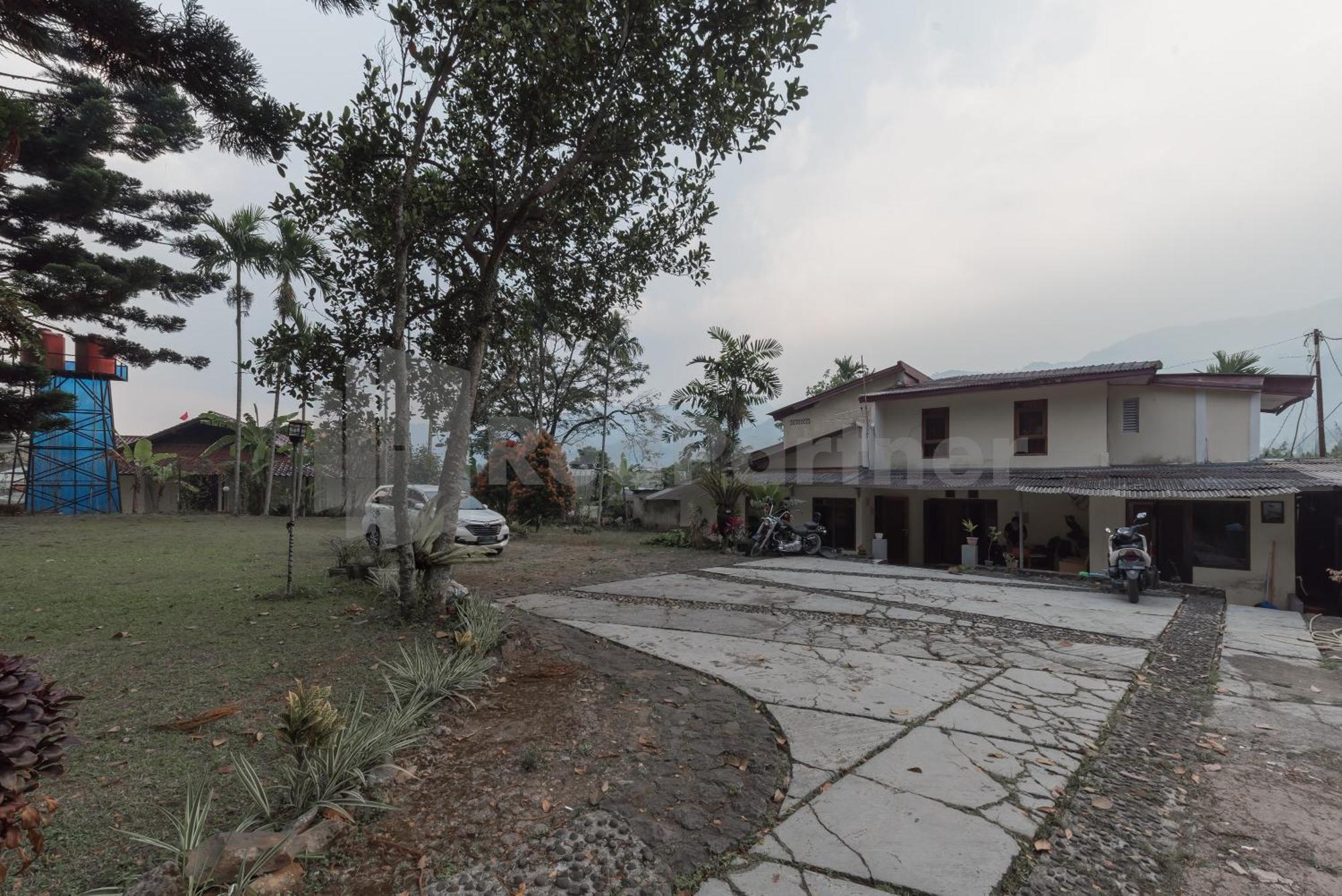 Bens Homestay Mitra Reddoorz Bogor Exterior photo